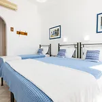 Dina Hotell