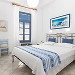 ντίνα Πάρος