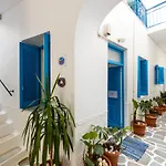 ντίνα *