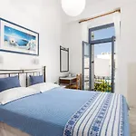 Dina * Parikia (Paros)