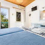 Dina Parikia (Paros)