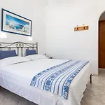 Ξενοδοχείο ντίνα