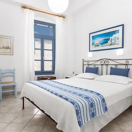 Dina Parikia (Paros)
