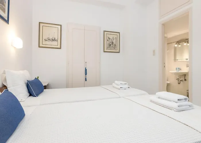 ντίνα Πάρος