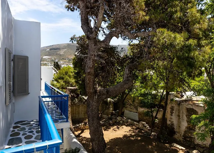 ντίνα Ξενοδοχείο *