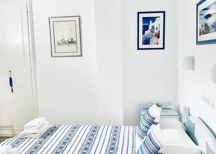 Ξενοδοχείο ντίνα *